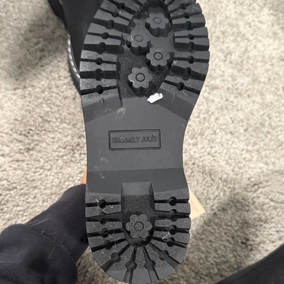 Sincerely Jules Black Ankle Boots - Picture 4 of 5